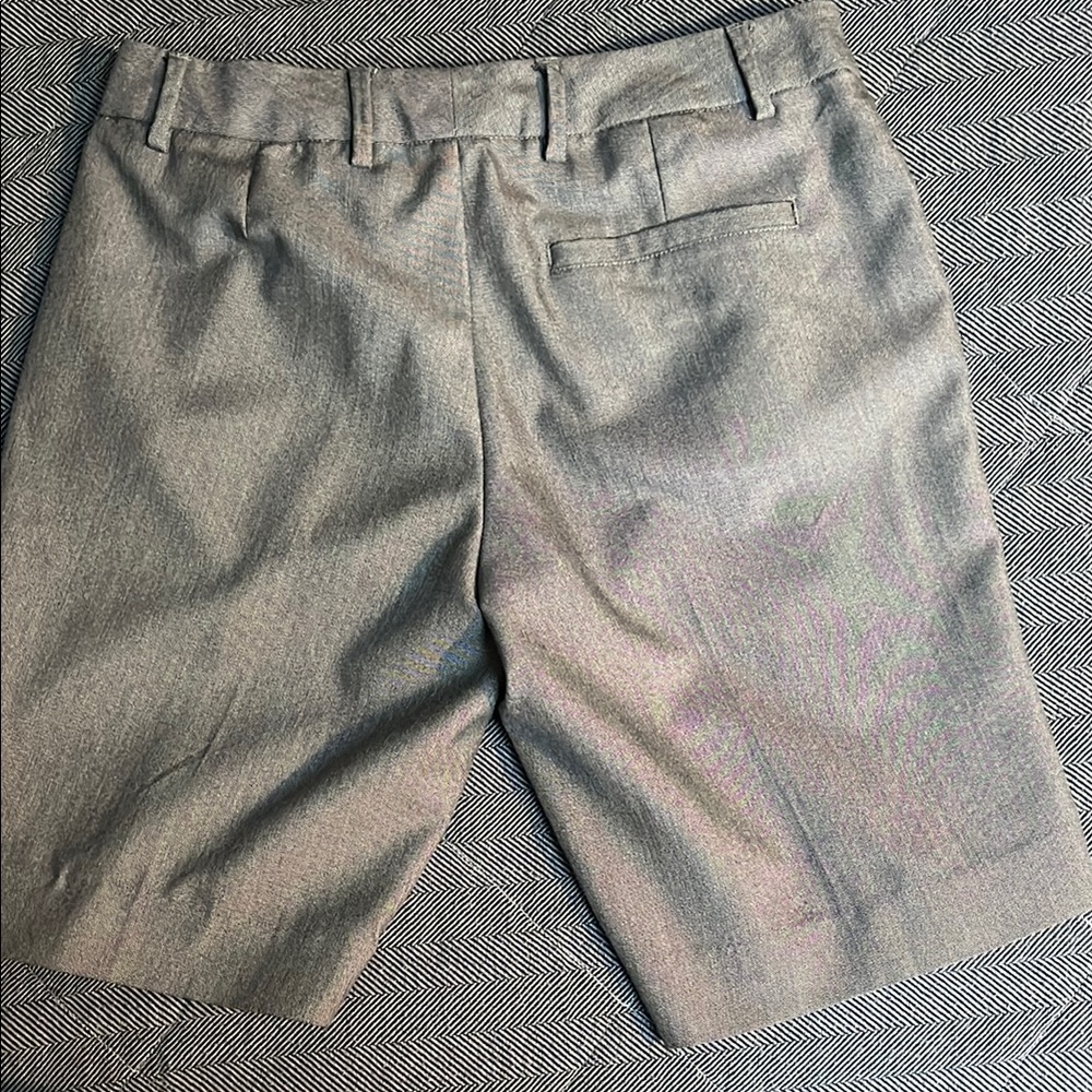 Gap stretch Women's dressy shorts - Picture 3 of 4